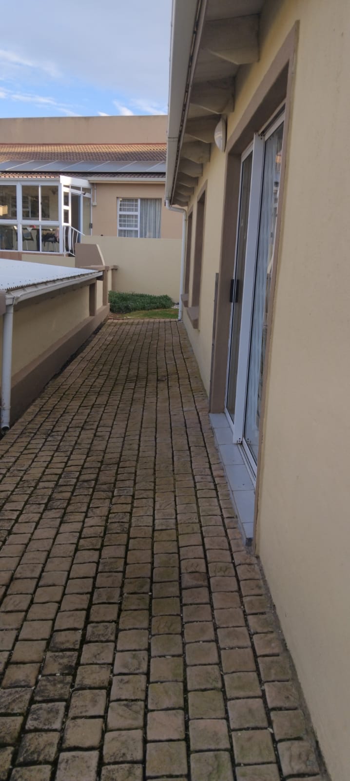 To Let 3 Bedroom Property for Rent in Island View Western Cape